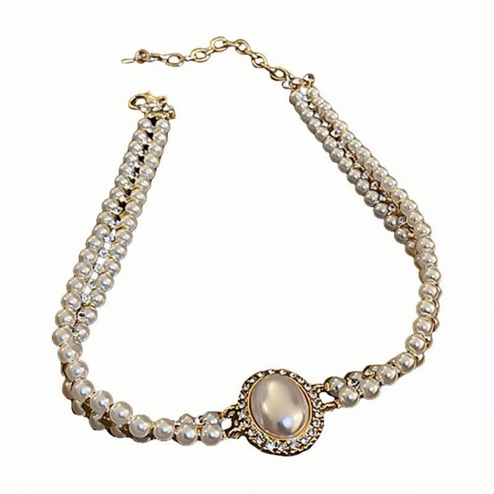 Baroque pearl necklace with a unique and sophisticated design. - Image 2