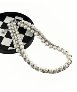Alternative view of Elegant women's short pearl clavicle necklace