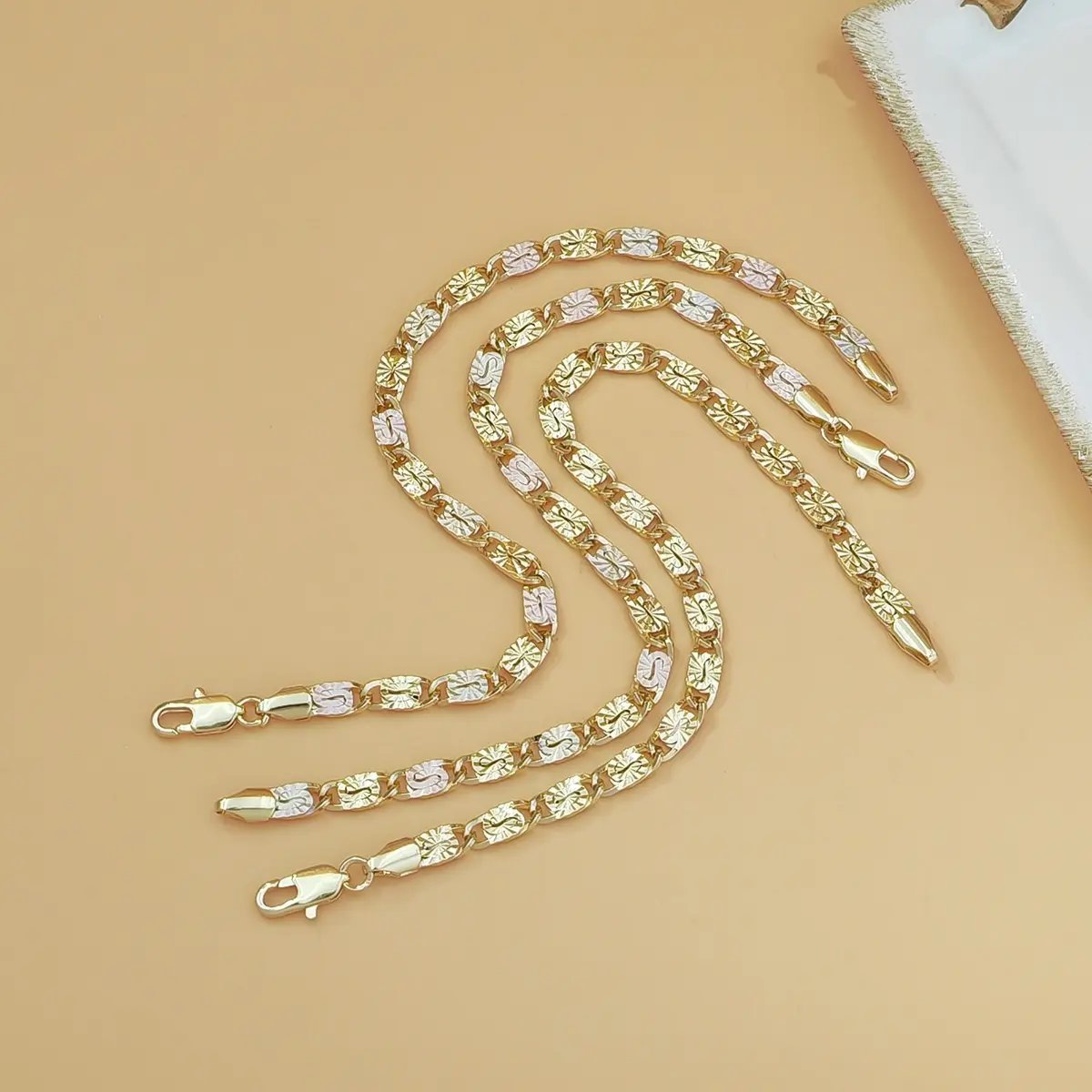 14K Gold Tri-Color Mariner – Polished Floral Engraved Chain Bracelet - Image 4